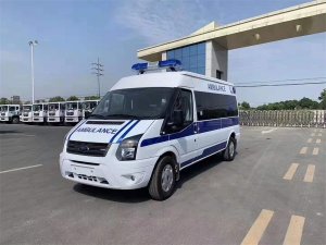 國六福特V348長軸中頂救護車